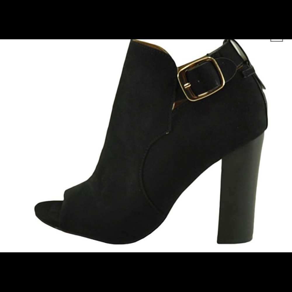 NWOT bamboo chunky heel booties